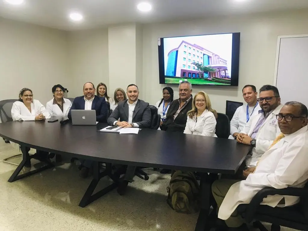 Videoconferencia de trabajo con la Directora de Salud y el Director de Asuntos Internacionales del Hospital Bambino Gesú de Italia - foto 1