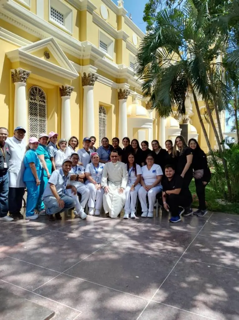 Madre Rafols brinda asistencia de salud a la Parroquia San Juan de Dios - foto 1