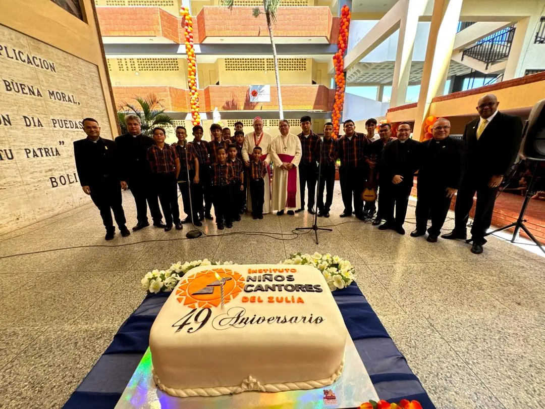 Instituto Arquidiocesano Niños Cantores del Zulia , recibió la visita del Excmo. Monseñor Alberto Ortega Martín - foto 5