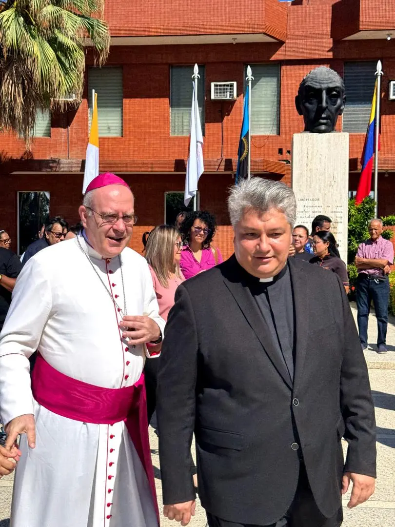 Instituto Arquidiocesano Niños Cantores del Zulia , recibió la visita del Excmo. Monseñor Alberto Ortega Martín - foto 1