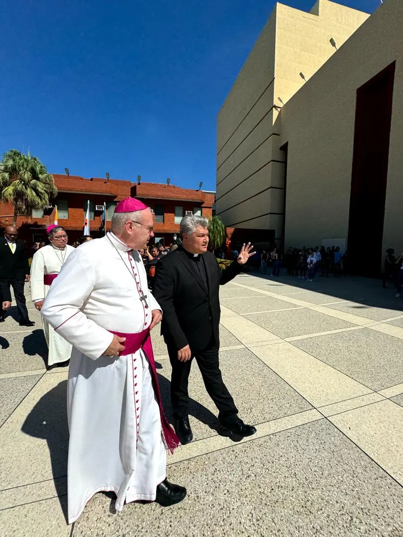 Instituto Arquidiocesano Niños Cantores del Zulia , recibió la visita del Excmo. Monseñor Alberto Ortega Martín - foto 2