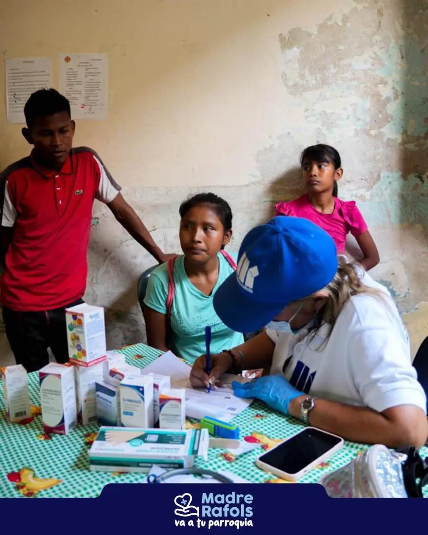 Madre Rafols y las hermanas de la Caridad de Santa Ana brindaron atención médica gratuita a 632 personas en los Ángeles del Tokuko en el municipio Machiques de Perijá - foto 8