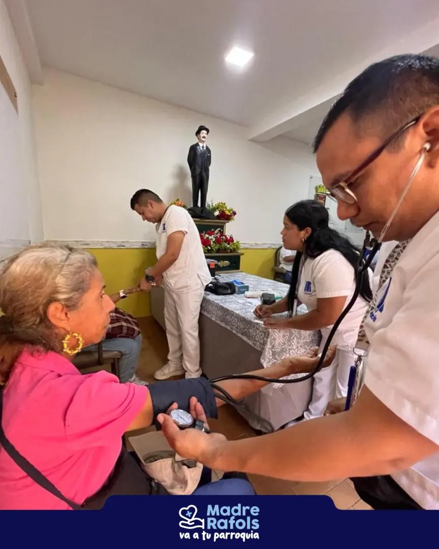 Madre Rafols atendió en jornada médica gratuita a 150 adultos mayores en la Basílica de Chiquinquirá - foto 10